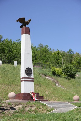 Памятный знак на месте подвига Героя Советского Союза Маресевой Зинаиды Ивановны
